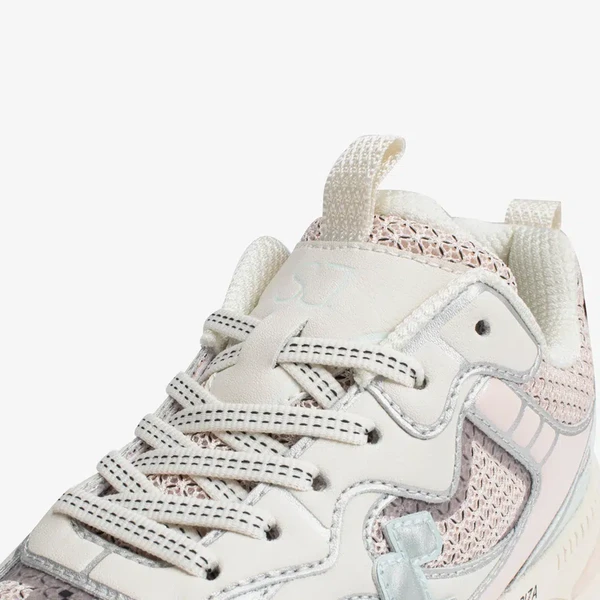 נעלי סניקרס לנשים